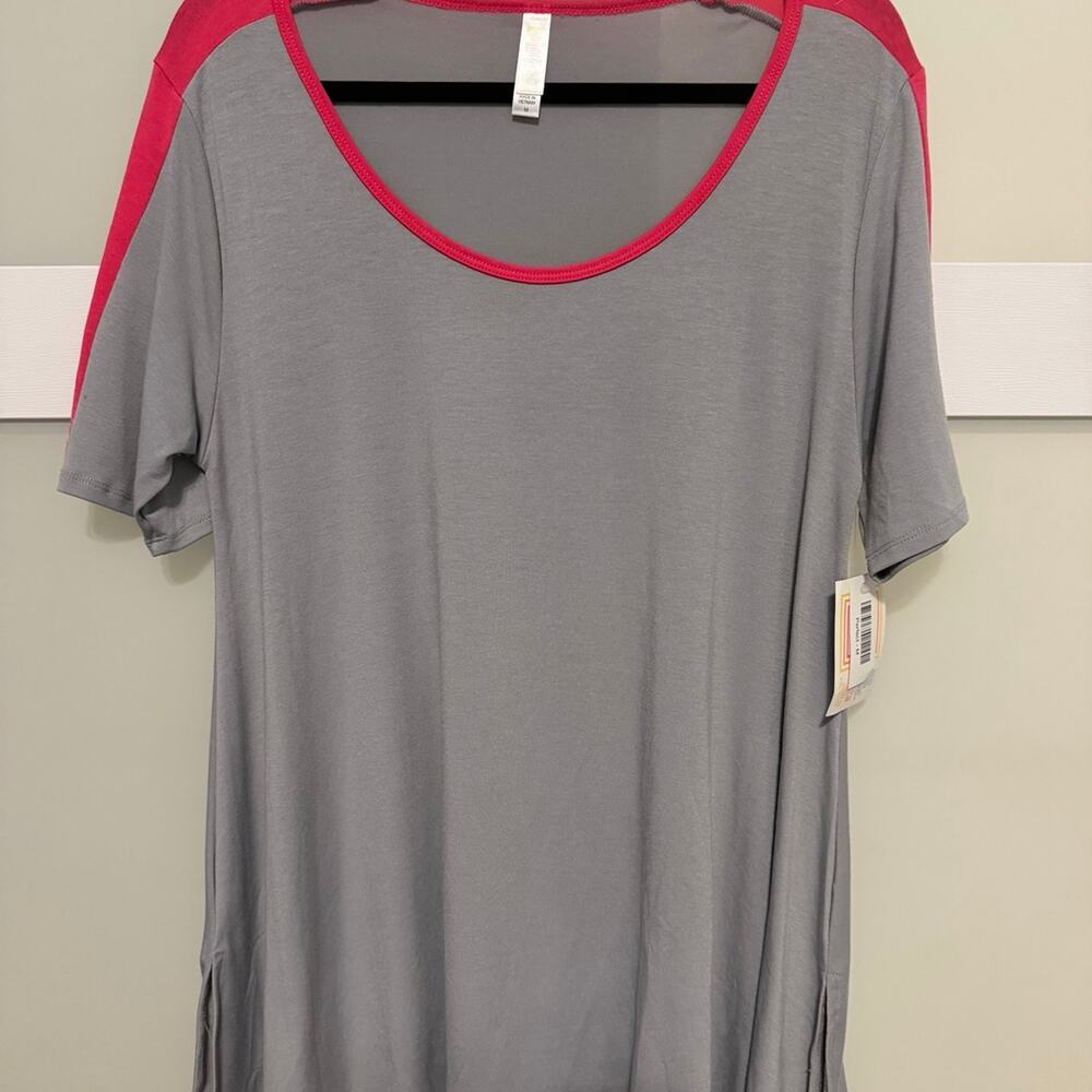 LuLaRoe Perfect Tee – Women’s Medium – Gray & Hot Pink Colorblock Top – NWT